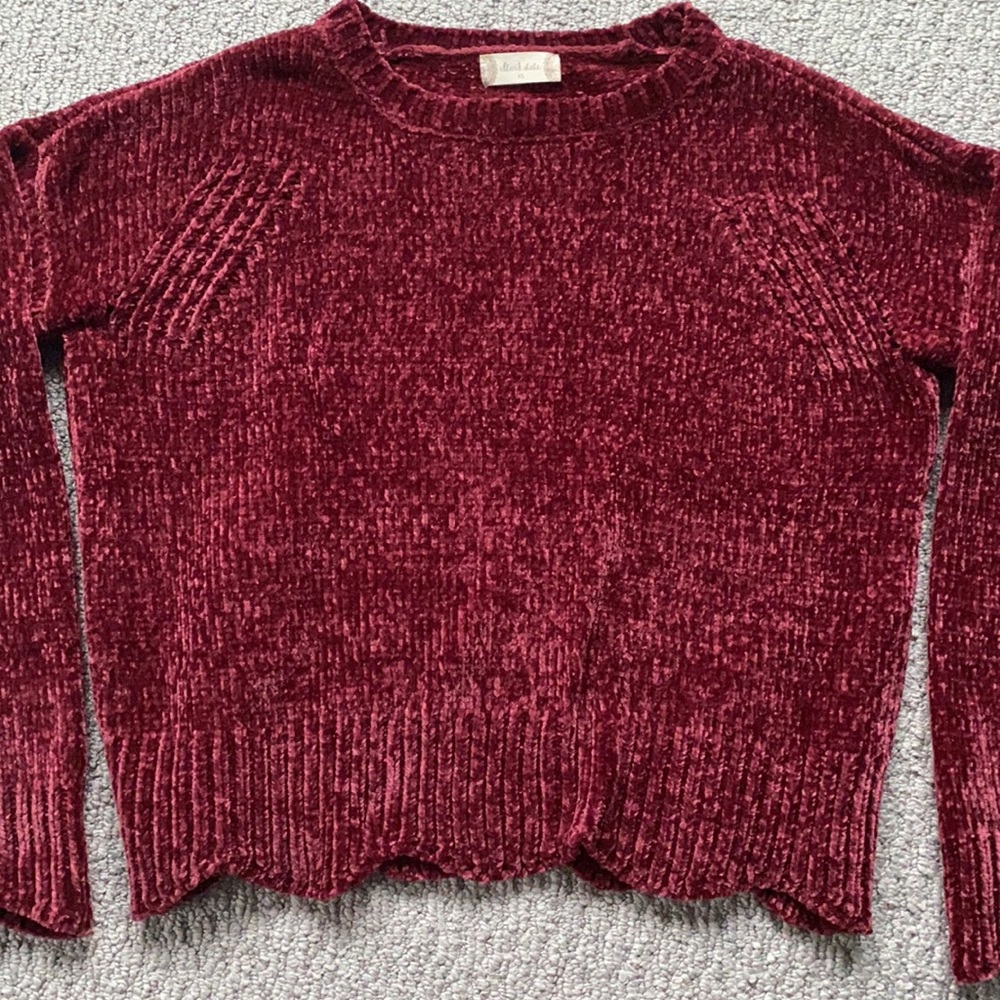 sweater - Picture 5 of 7